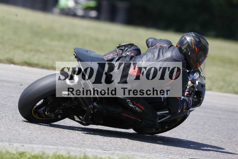 /44 09.08.2025 Plüss Moto Sport ADR/Freies Fahren/backside